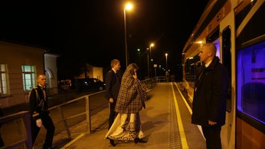 FOTOD | Aidaa, Viljandi! President lahkus rongiga, ent oli neidki, kel kõht ballil tühjaks jäi ja hotdog haarata tuli