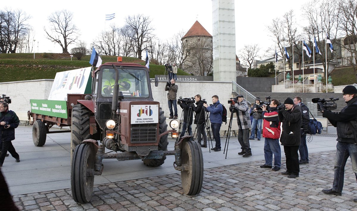 Aastal 2012, kui arutati käesoleva perioodi eelarvet, saadeti protesti märgiks läbi Balti riikide Brüsselisse päevinäinud Belarusi traktor. Seekord traktor teele ei lähe, aga nõudmised on samad, sest ka uus eelarve ei too veel võrdsust.