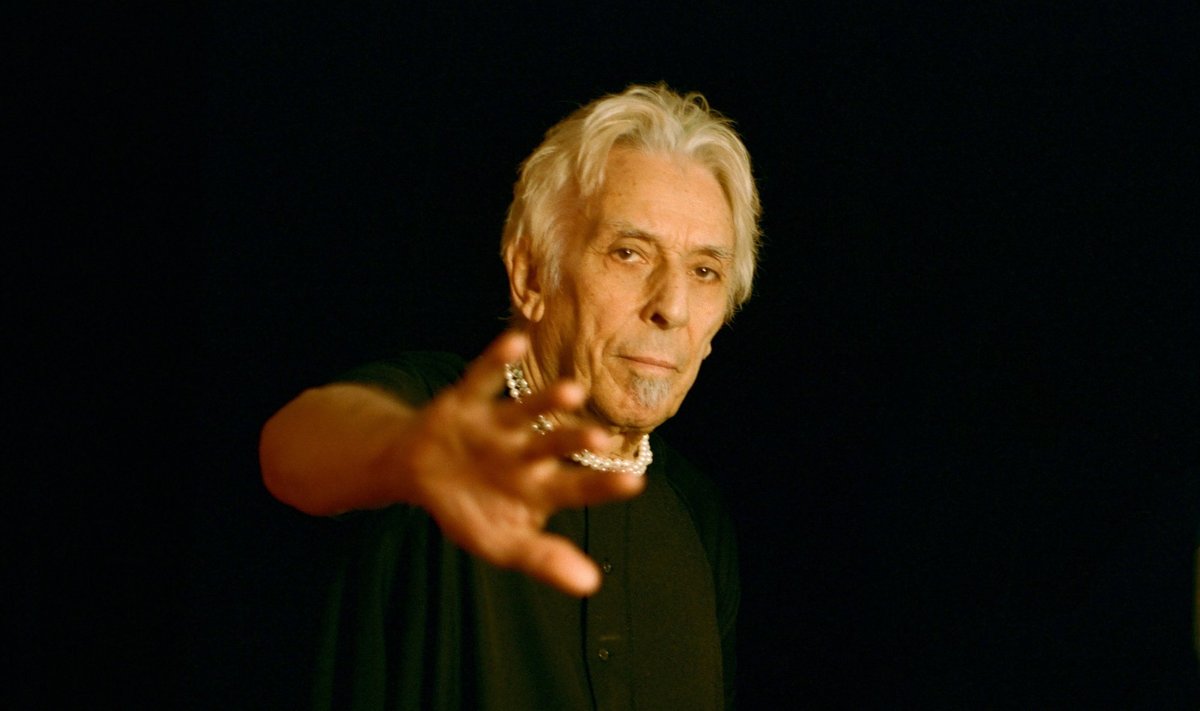 JOHN CALE: elab oma ajas ja ruumis.