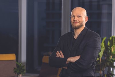 Pуководитель отдела по рассмотрению ущерба PZU Kindlustus Яанус Танне: "Причиной львиной доли дорожно-транспортных происшествий является слишком высокая скорость – как в летний, так и в зимний период."