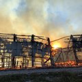 FOTOD | Järvamaal Vissuvere külas põleb suurfarmi heinaküün