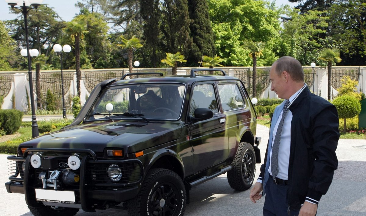 Vladimir Putin imetleb Sotšis Lada Nivat