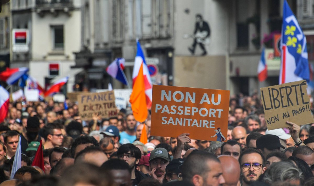 Uute koroonareeglite vastane meeleavaldus Pariisis