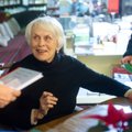 FOTOD: Armastatud Ilon Wikland jagas uude raamatusse autogramme