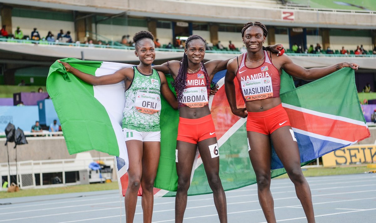 Juunioride MM-i 200 m esikolmik: nigeerlanna Favour Ofili ning namiiblannad Christine Mboma ja Beatrice Masilingi.