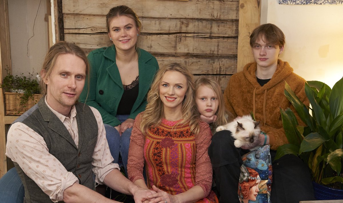 PERE KOOS Silver, Emma, Kristiina, Luike, Hannes ja kassike Afro.