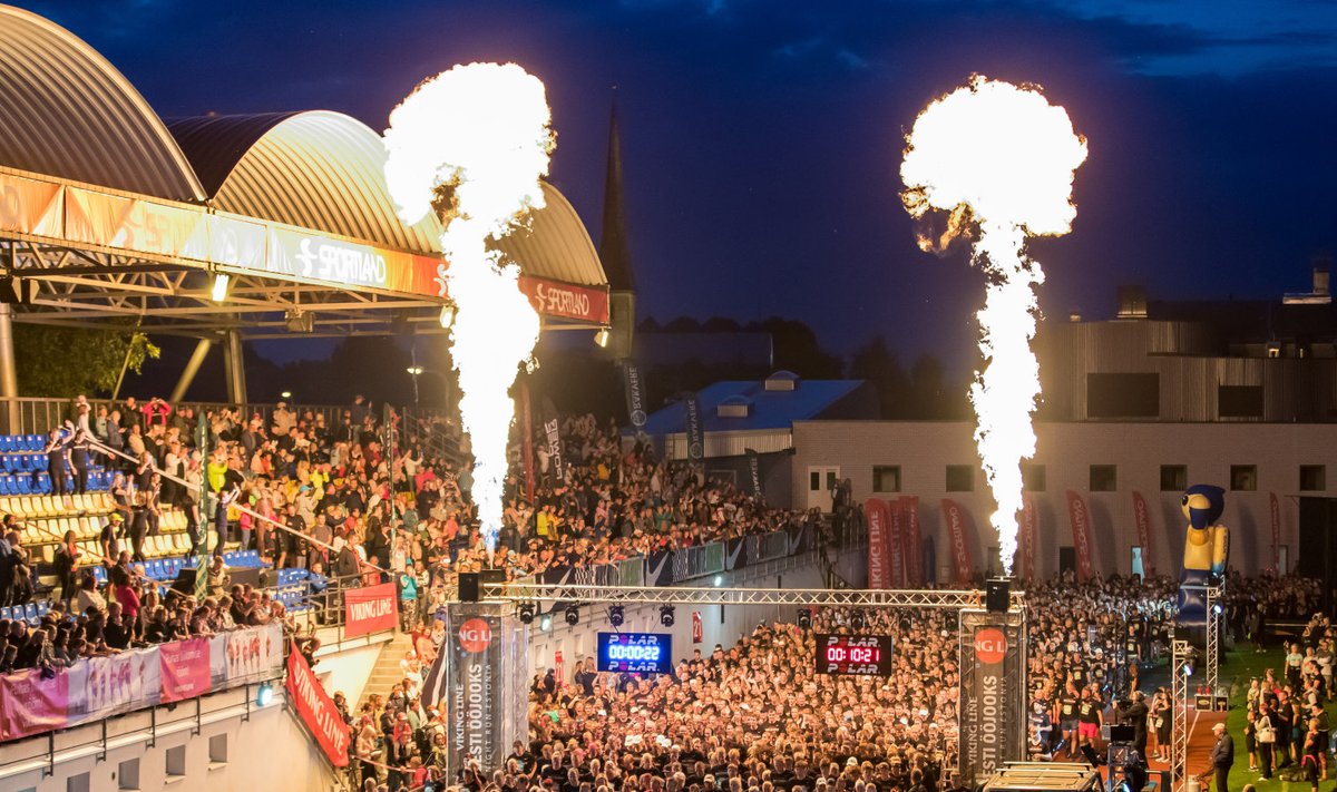 2019. aasta Eesti Ööjooksu start Rakvere staadionil.