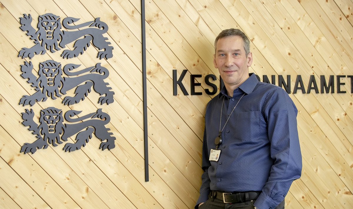 Keskkonnaameti metsaosakonna juhataja Olav Etverki sõnul on nad praegu sattunud raieteatiste vaidlustamise turmtule alla.