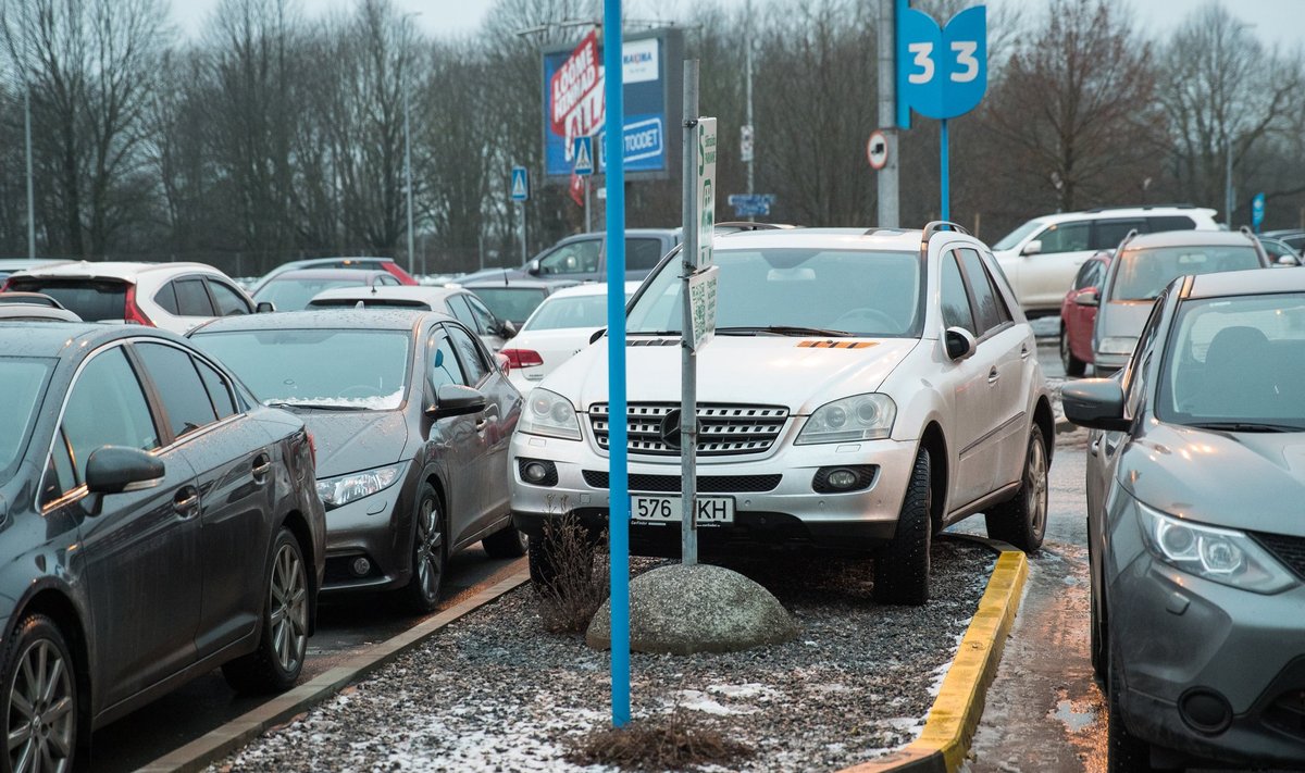 Ülemiste parkla enne jõule