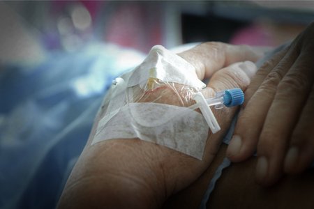 Igaüks meist võib olla lõpuks see patsient intensiivravivoodis, kel ei lase surra ühiskonna suhtumine, puudulikud seadused, arstide hirm või lähedase armastus.
