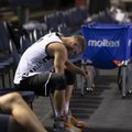 DELFI TEL AVIVIS | Eesti korvpallikoondist tabas valus hoop: Siim-Sander Vene vigastas jalga ja jääb mängust eemale