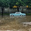 VIDEOD JA FOTOD | Tallinna tabanud äikesetormis jäid paljud tänavad vee alla, vesi tungis ka Kristiine keskusesse