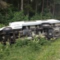 Järvamaal sõitis Saksa matkaauto kraavi