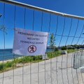 FOTOD | Kalaranna promenaad on endiselt suletud. Tara taga seisev pereema: kohalikud on väsinud, et avalikku randa ei pääse