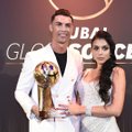 FOTOUUDIS | Cristiano Ronaldo saab kaksikute isaks