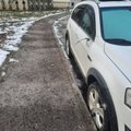 Проколотые колеса и нацарапанные Z: полиция сообщает о нескольких случаях порчи автомобилей с украинскими номерами