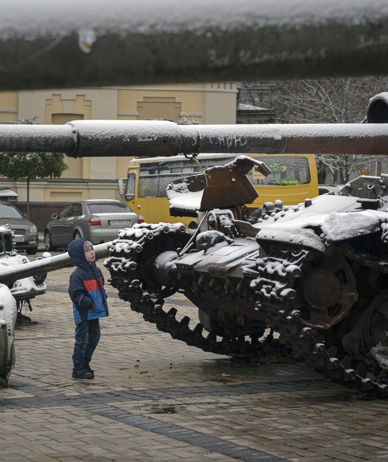 Hävitatud Vene tankide ja soomukite väljapanek. Foto tehtud 17. novembril 2022.
