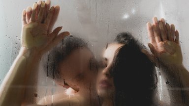 Libeda naudingu meelespea! Kuidas õigesti duši all seksida, et märg mälestus teeks kõik osapooled õnnelikuks?