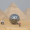 ФОТО | В Египте около пирамид Гизы открылась выставка современного искусства