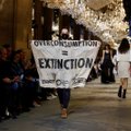 VIDEO | Segadus moeetendusel: meeleavaldaja tungis Louis Vuittoni kollektsiooni esitluse ajal lavale