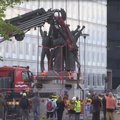 ФОТО | В Хельсинки демонтировали подаренный СССР монумент „Мир во всем мире“