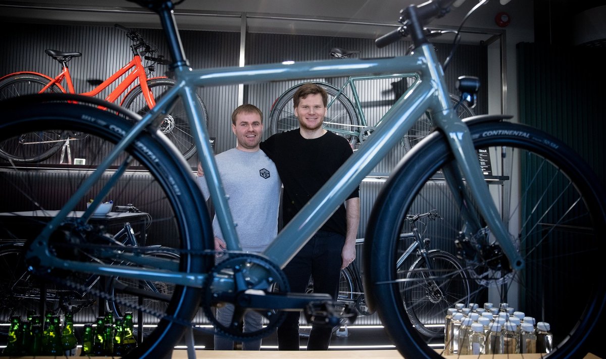 Ampler Bikesi asutaja Ardo Kaurit (vasakul) ja Kõu Mobility Grupi asutaja Kristjan Maruste.