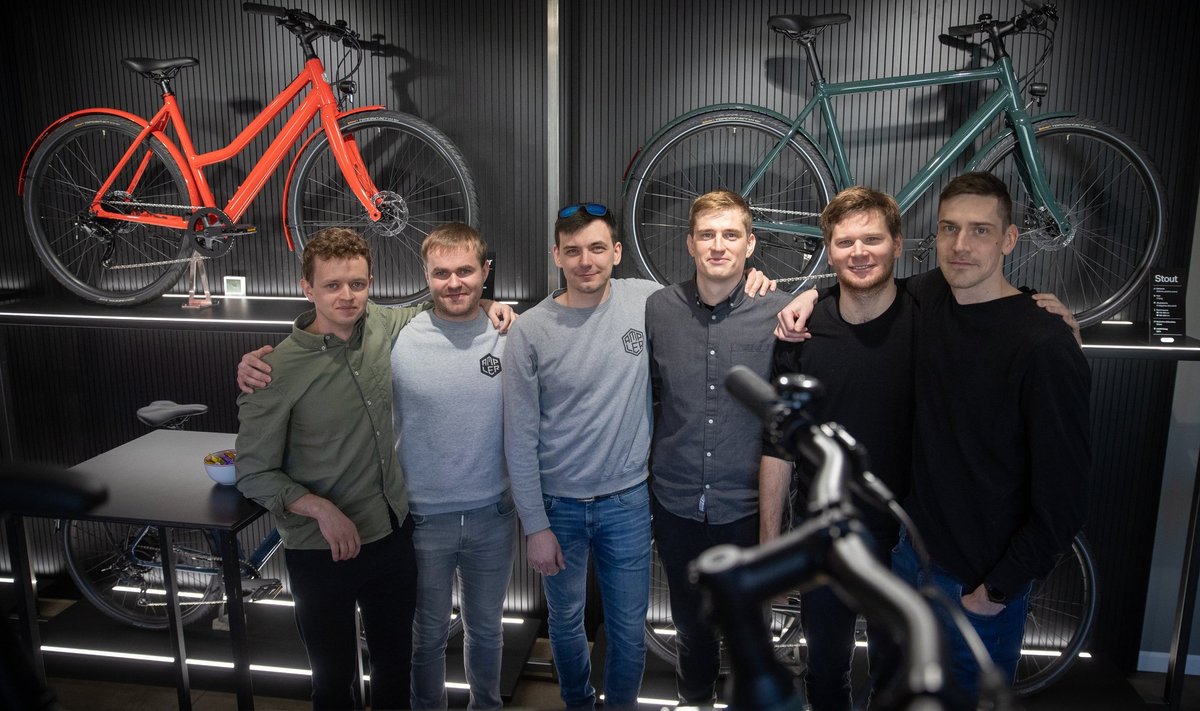 Kahe ettevõtte asutajate ühispilt. Kõu Mobility on tuntud eelkõige Tuule ja Äikese elektritõukerataste poolest ning Ampler Bikes kui suurim elektrirataste tootja.