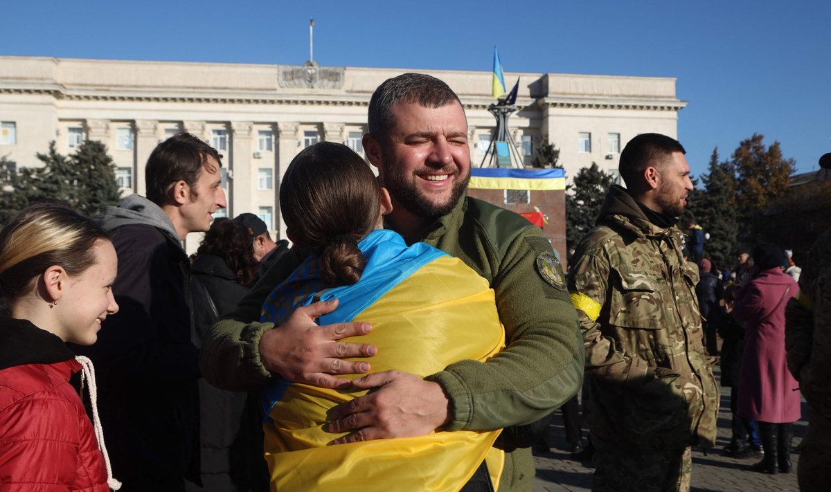 Ukraina vägede saabumine Hersonisse.