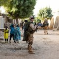 ФОТО | Эстонские военные передали африканским детям подарки