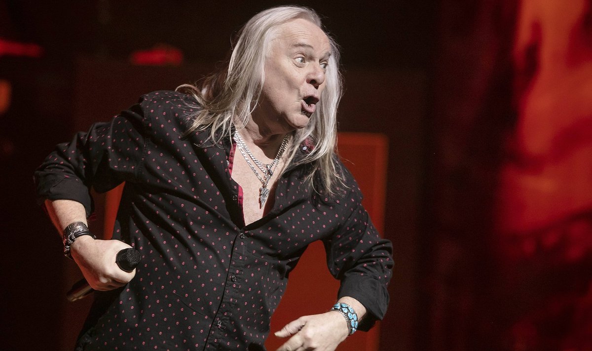 Lead-Sänger Bernie Shaw auf der Bühne. Die 1969 gegründete britische Hardrock-Band Uriah Heep ist auf Celebrating 50 Ye
