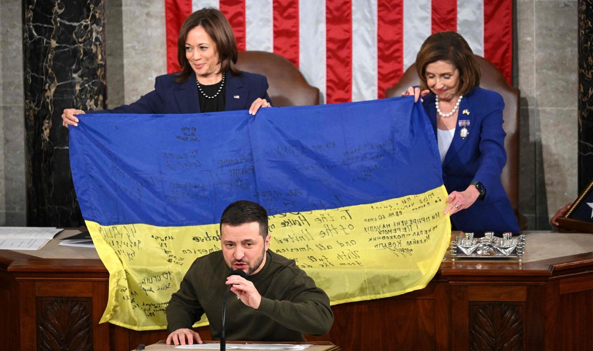 Zelenskõi USA kongressis Bahmuti lahinglipu taustal