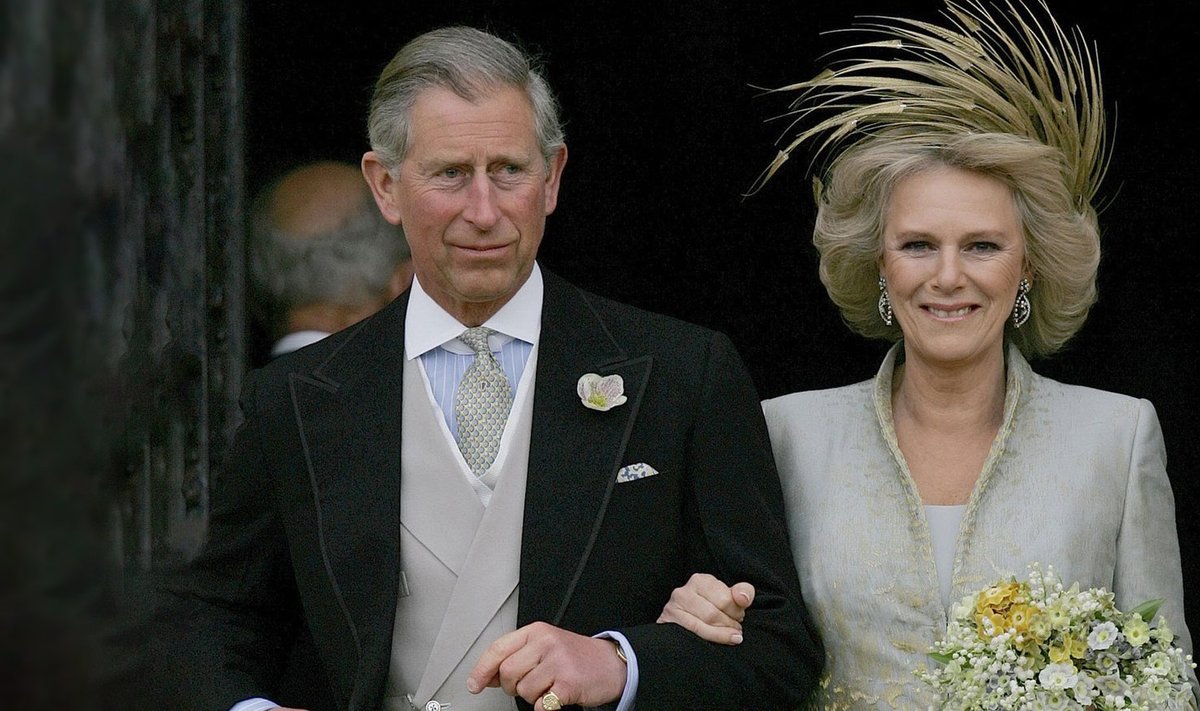 Prints Charles ja Camilla lahkumas kabelist oma pulmapäeval 2005. aasta kevadel.