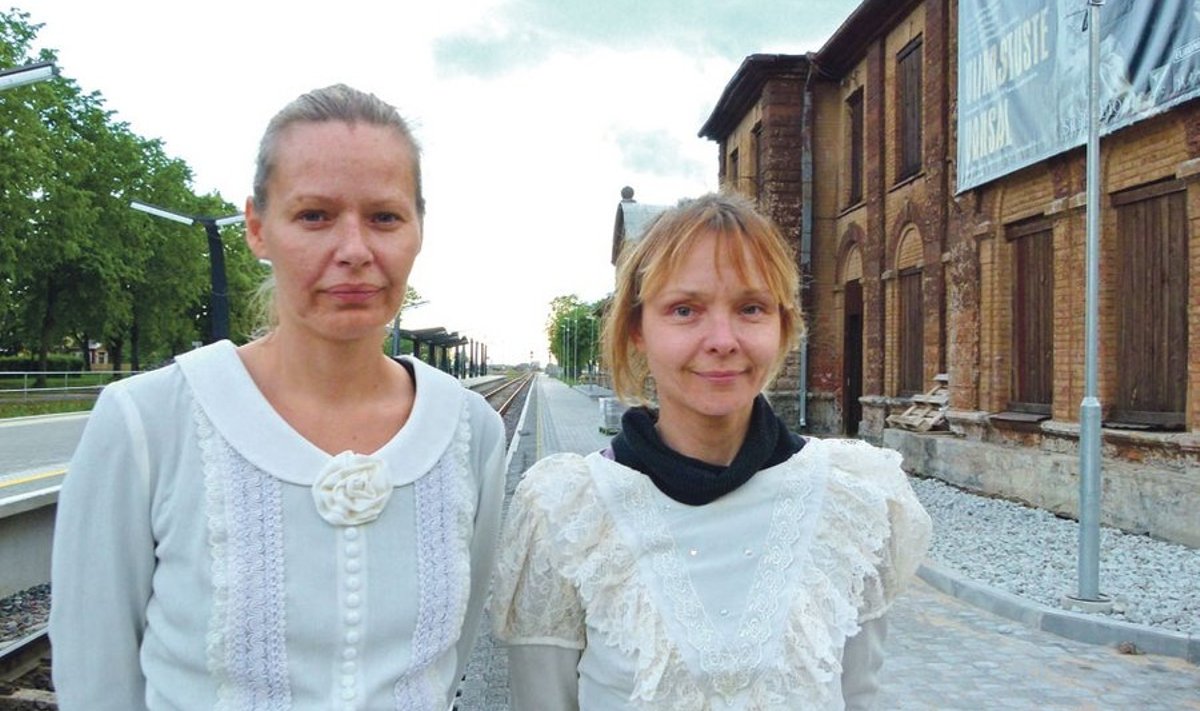 Tapa jaama selle suve valged daamid Natalia ja Priscila – vabanäitlejad          Helena Merzin ja Elina Reinold.