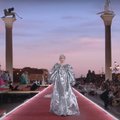 ФОТО И ВИДЕО | Модель из Эстонии вышла на подиум грандиозного показа Dolce & Gabbana в Венеции