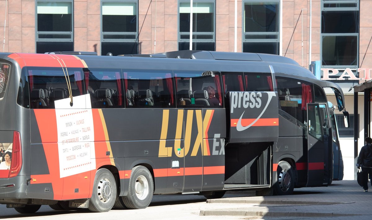 В праздничные дни Lux Express задействует дополнительные автобусы - Turist