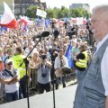 Lech Wałęsa ühines protestidega ja kutsus poolakaid üles demokraatiat kaitsma