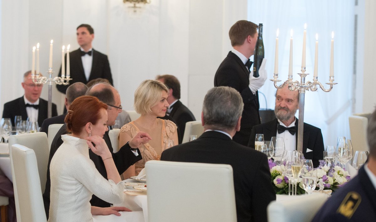 President Gaucki ja proua Daniela Schadti poolt antav riigiõhtusöök Bellevue´ lossis