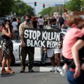 В США начался бунт из-за смерти чернокожего после грубого ареста