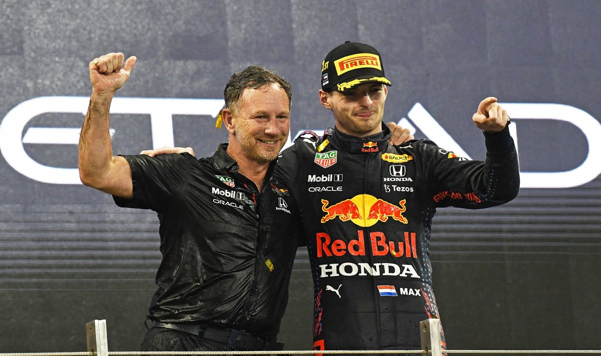 Christian Horner ja Max Verstappen eelmise hooaja Abu Dhabi GP-l tiitlit tähistamas.
