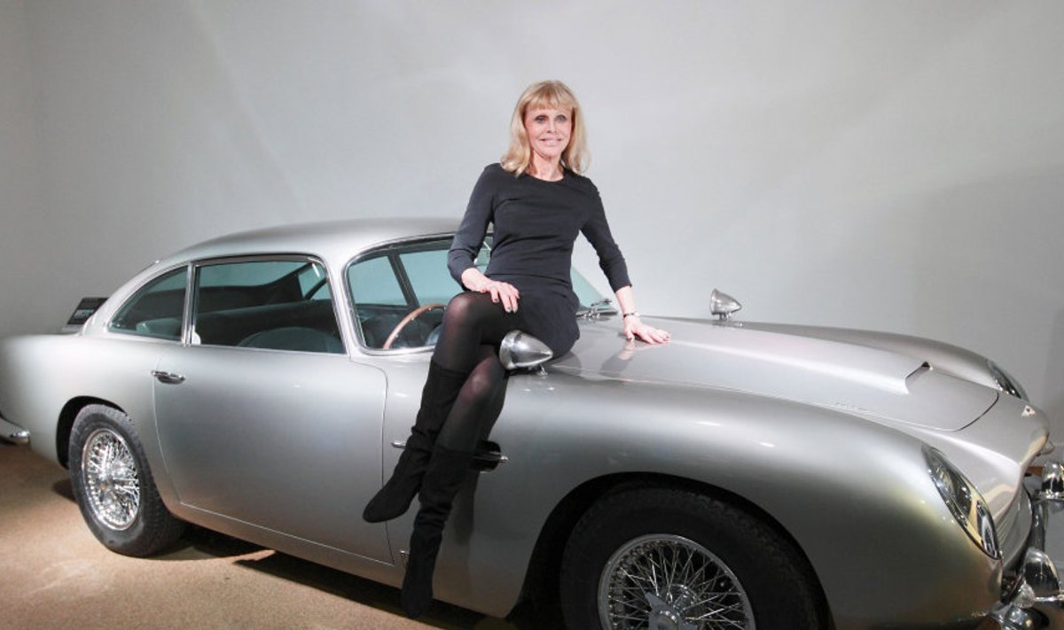 Aston Martin DB5 1964. Aasta filmist Goldfinger, kapotil „Bondi tüdruk“ - Rootsi näitlejanna Britt Ekland