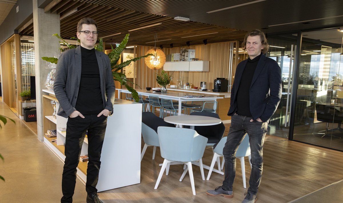 Hepsori juhatuse liige Henri Laks ja üks suuromanikke Kristjan Mitt.