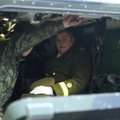 ФОТО: Рихо Террас передал командование Силами обороны Мартину Херему и уехал на боевой машине