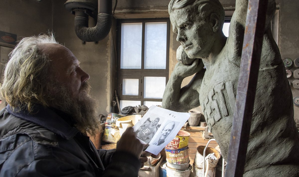 Viimane lihv ehk: "Tere, mina olen skulptor Aivar Simson Seakülast, aga mina jälle kuulitõukaja Heino Lipp Maidla külast."