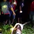 VIDEO: Indoneesias neelas püüton mehe alla