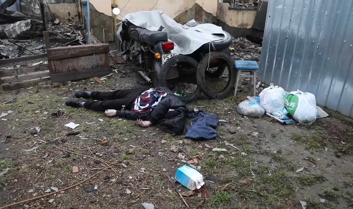 Vene sõdurite poolt Butšas tapetud naine