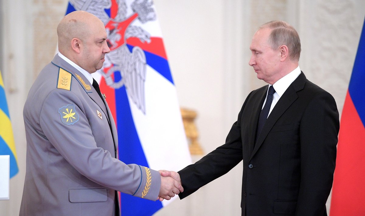 Putin andmas Surovikinile Vene Föderatsiooni kangelase kuldtähte
