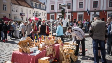 ФОТО: Весенняя ярмарка в Тарту привлекла и местных, и туристов