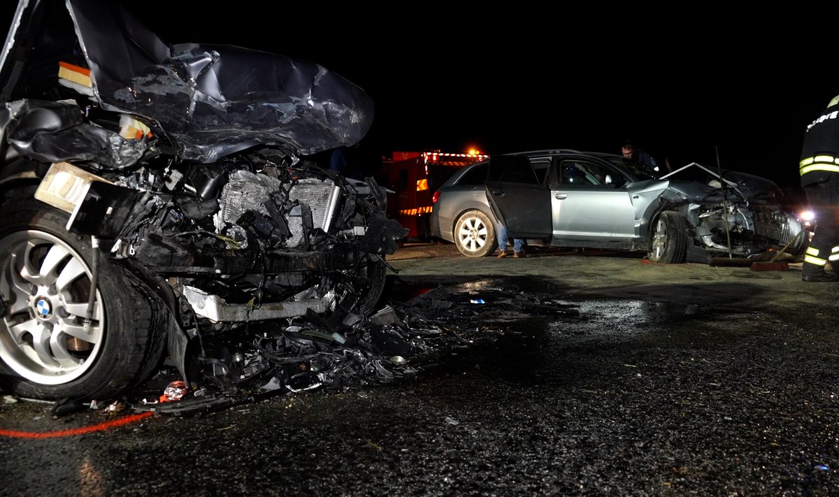 Roolijoodik põhjustas Järvamaal Türi lähedal liikusõnnetuse, kus sai kannatada kolm inimest.
