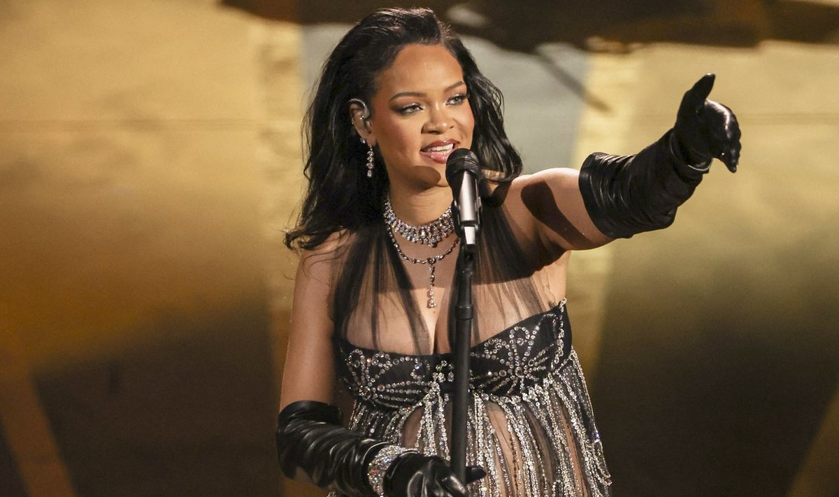 Rihanna Oscari galal esinemas
