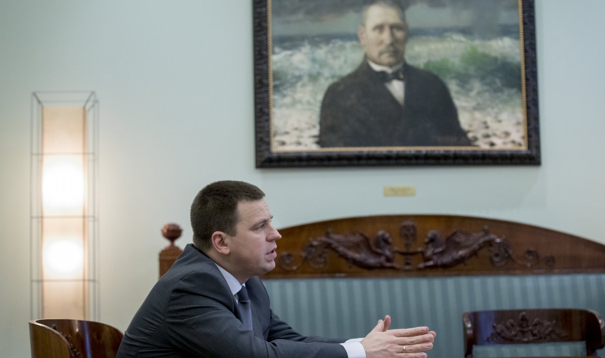 Jüri Ratasel on viimasel ajal tulnud klaarida nii oma ministrite väljaütlemisi kui ka seista vastu valitsuse maksupoliitika suhtes kerkinud kriitikatormile, aga tema reitingut pole see kahjustanud.